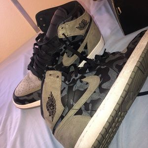 Air jordon 1 high retro camo pack used size 10